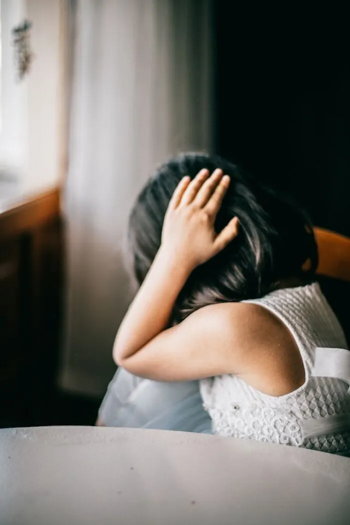"I Can’t Get Into The Water": 30 Spine-Chilling Survival Stories From People That Were Caught In Catastrophes