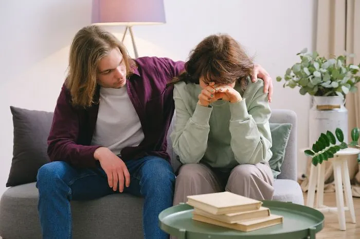“If My Husband Went To Bed At The Same Time As Me”: 30 Women Share Simple Things That Can Go A Long Way In Improving Romantic Relationships