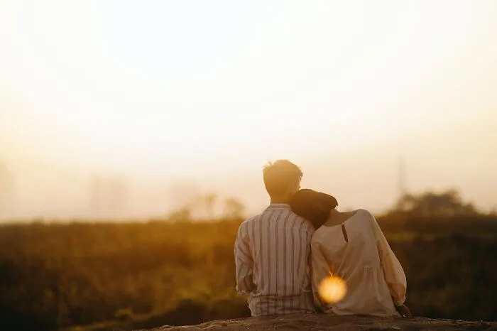 “If My Husband Went To Bed At The Same Time As Me”: 30 Women Share Simple Things That Can Go A Long Way In Improving Romantic Relationships