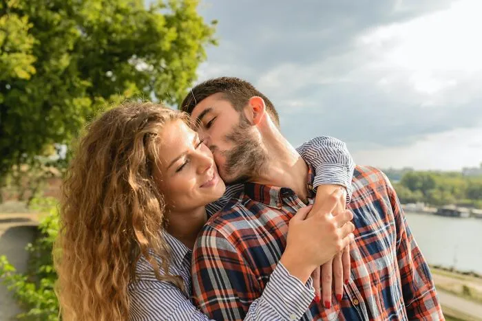 “If My Husband Went To Bed At The Same Time As Me”: 30 Women Share Simple Things That Can Go A Long Way In Improving Romantic Relationships
