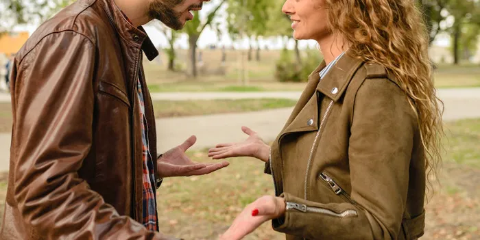 30 Warning Signs That Indicate Someone Is A Terrible Person, As Shared By Folks Online