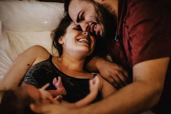 Photographer Captures Parents’ Reactions When They See Their Baby For The First Time After Being Born (30 Pics)