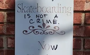 50 Of The Most Hilarious Examples Of Mild Vandalism That Should Be Excused From Any Consequences (New Pics)