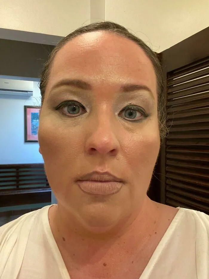 I Got Married At A Luxury Resort During Covid Times, And This Is The Look The Not-Cheap Makeup Artist Tried On The Maid Of Honor