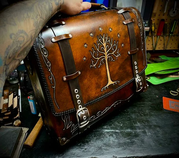 Bolsa de mensajero de cuero que he hecho recientemente