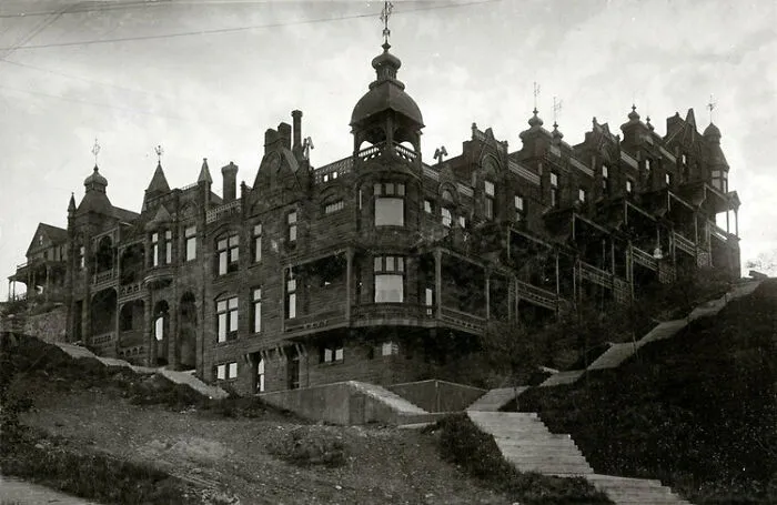 Park Terrace, Duluth, Minnesota. Built In 1890 And Demolished In 1936