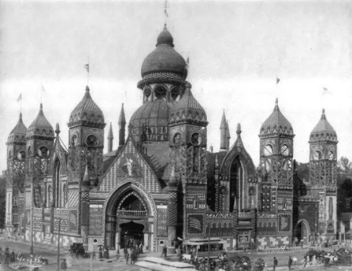 1890 Sioux City Corn Palace, Iowa. From 1887 To 1891, Sioux Cityans Celebrated The Autumn Harvest With A Festival Featuring The Construction Of A Large Building In Downtown Called A Corn Palace Covered In Corn And Other Grains