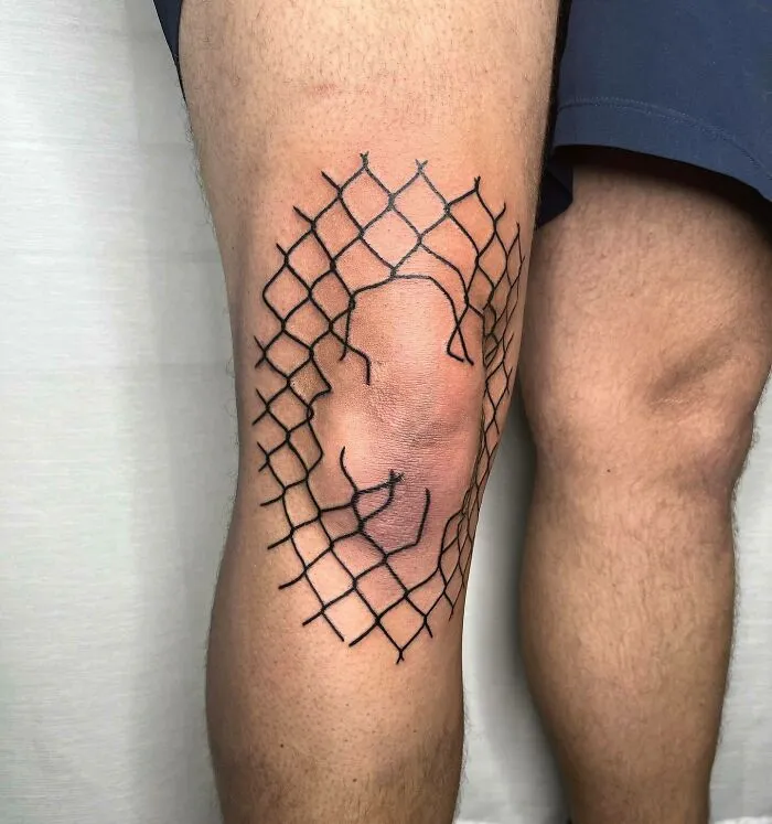 Tattoo design on knee with a mesh pattern, showcasing a unique knee tattoo statement.