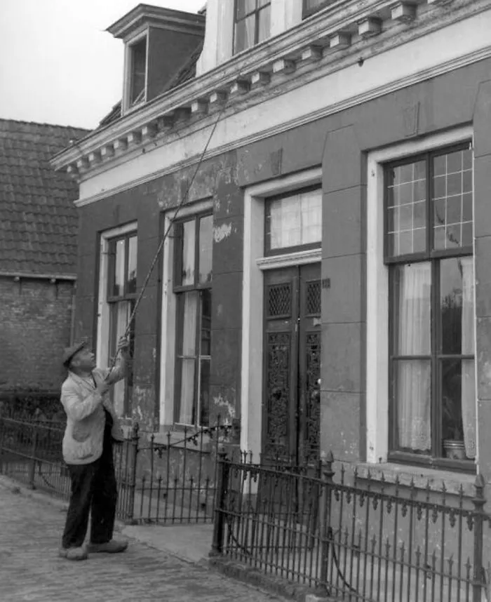 Knocker Upper