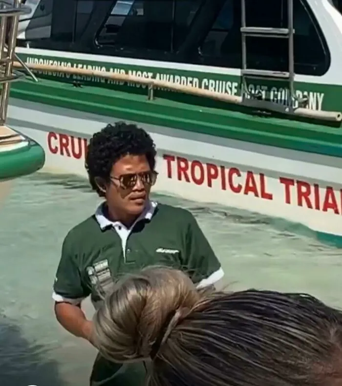 Bruno Mars tropical