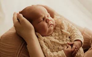 5 Reasons To Get Newborn Portraits For Your Little One