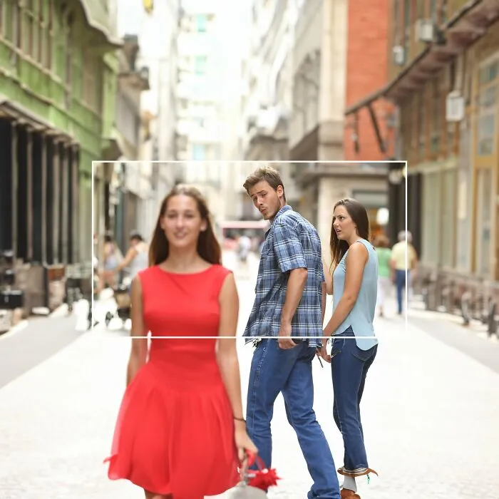 Novio distraído 