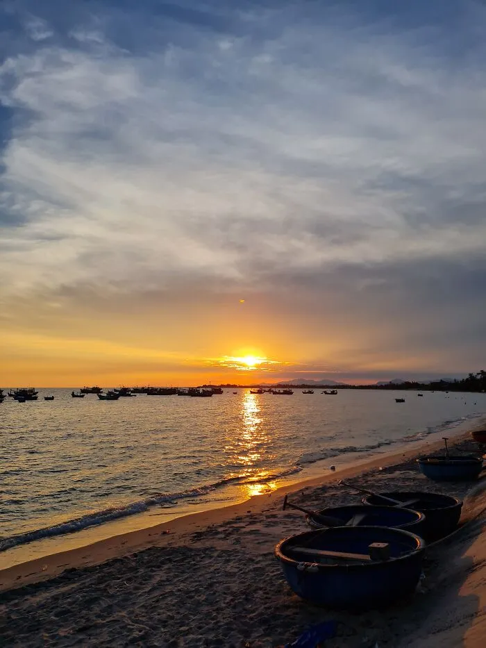 I Love Capturing Sunsets, And Here Are The 20 Best Photos During The Golden Hour In Vietnam