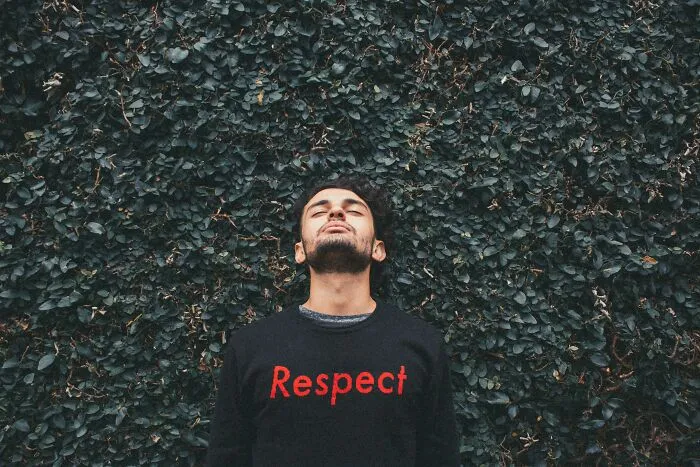 30 People Answer "What's A Dead Giveaway That Someone Is A [Bad Person]?"