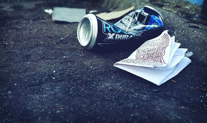 30 People Answer "What's A Dead Giveaway That Someone Is A [Bad Person]?"