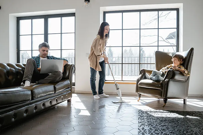 Women Are Sharing Specific Behaviors That They're Tired Of Seeing Men Do (50 Answers)