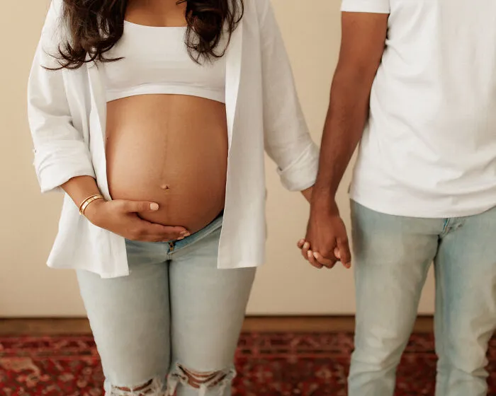 I Am A Photographer Who Takes Maternity Pictures
