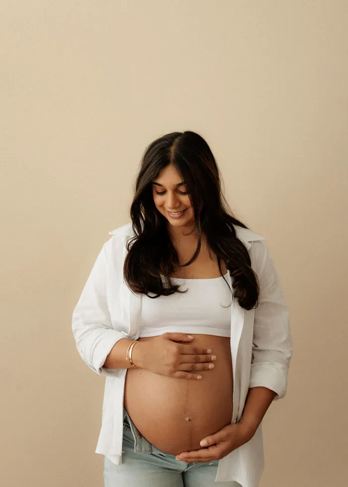 I Am A Photographer Who Takes Maternity Pictures