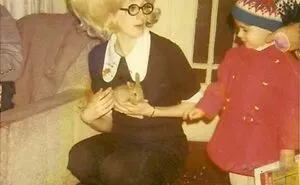"Old School" Dads And Moms: 30 Photo Album Pics Of Parents That Are Beyond Cool (New Pics)