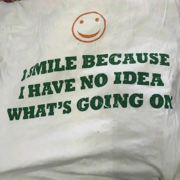 20 Camisetas extrañas y divertidas que había que compartir