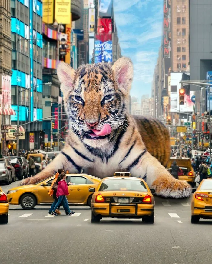 These Artists Create Surreal Photo Edits With Giant Animals In Them (16 Pics)