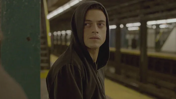 Elliot looking from Mr. Robot Eps1.0_hellofriend.mov