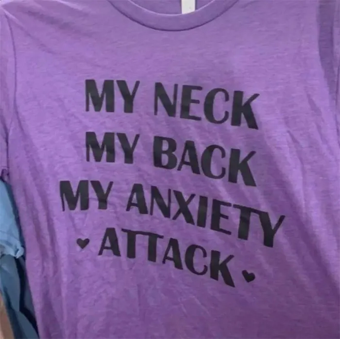 20 Camisetas extrañas y divertidas que había que compartir