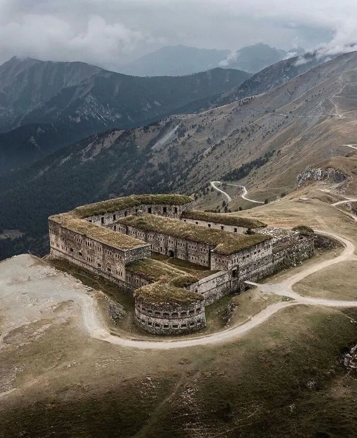 35 Fotos muy interesantes de lugares abandonados