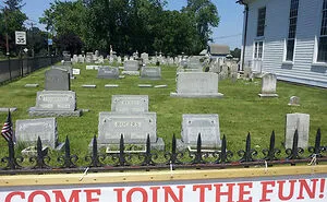 40 Epic Advertising Fails That Probably Should Have Gotten Someone Fired (New Pics)