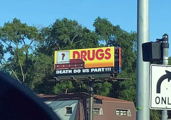 Un cartel muy confuso