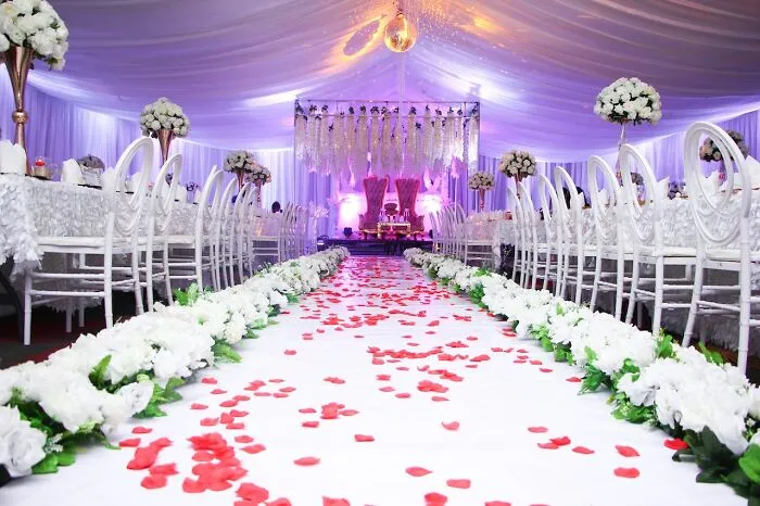 24 Unhinged Stories From People’s Private Events, Shared By Caterers Online
