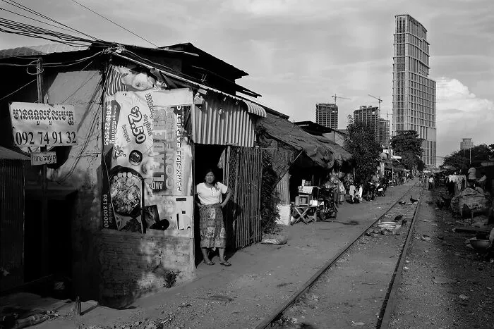"Railway Community": 20 Photographs By Steff Gruber That Provide An Insight Into The Society Living In Phnom Penh's Railway Districts, Cambodia