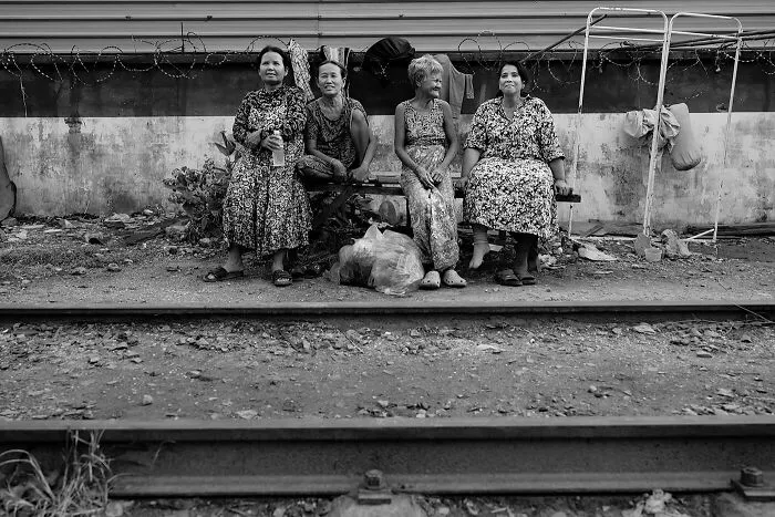 "Railway Community": 20 Photographs By Steff Gruber That Provide An Insight Into The Society Living In Phnom Penh's Railway Districts, Cambodia