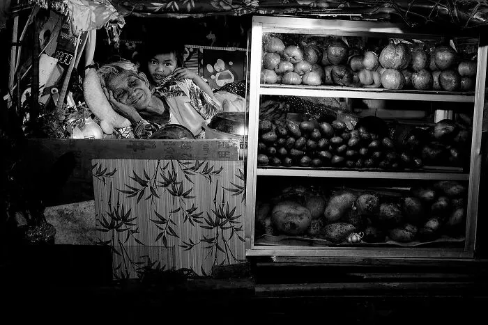 "Railway Community": 20 Photographs By Steff Gruber That Provide An Insight Into The Society Living In Phnom Penh's Railway Districts, Cambodia