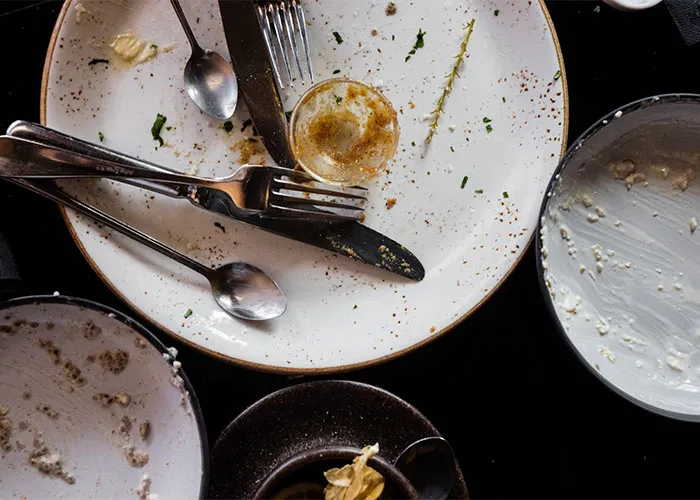 Someone Asks Waiters And Waitresses To Share The Strangest Thing Someone Has Asked Them For, And 30 People Serve Their Answers