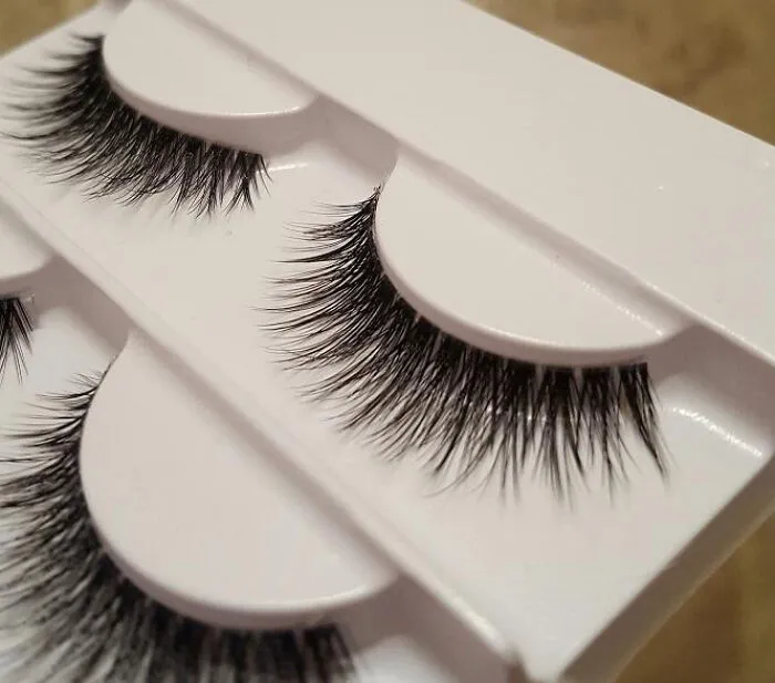 "The Ick": 30 Things Women Do That Make Them Less Attractive To Guys
