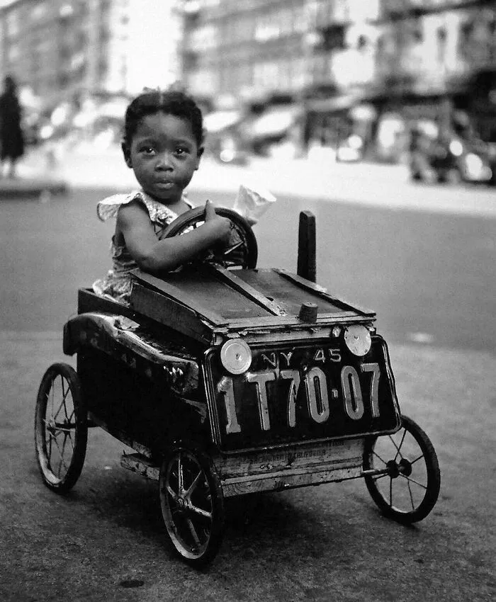 1947. Girl In Car, New York City, By Fred Stein