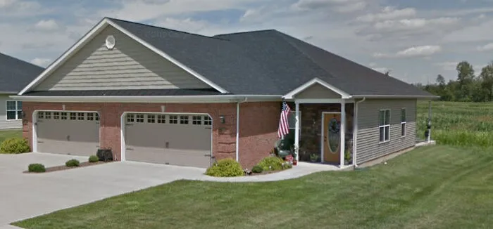 What A Cute Garage, Even Looks Like A House!