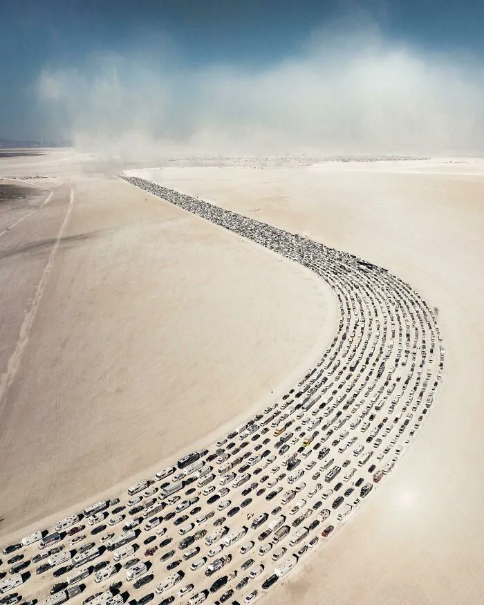 Atasco de 6 horas en 14 carriles. Festival Burning Man