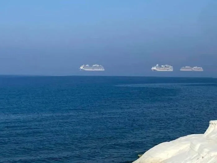 Flying Cruise Ship