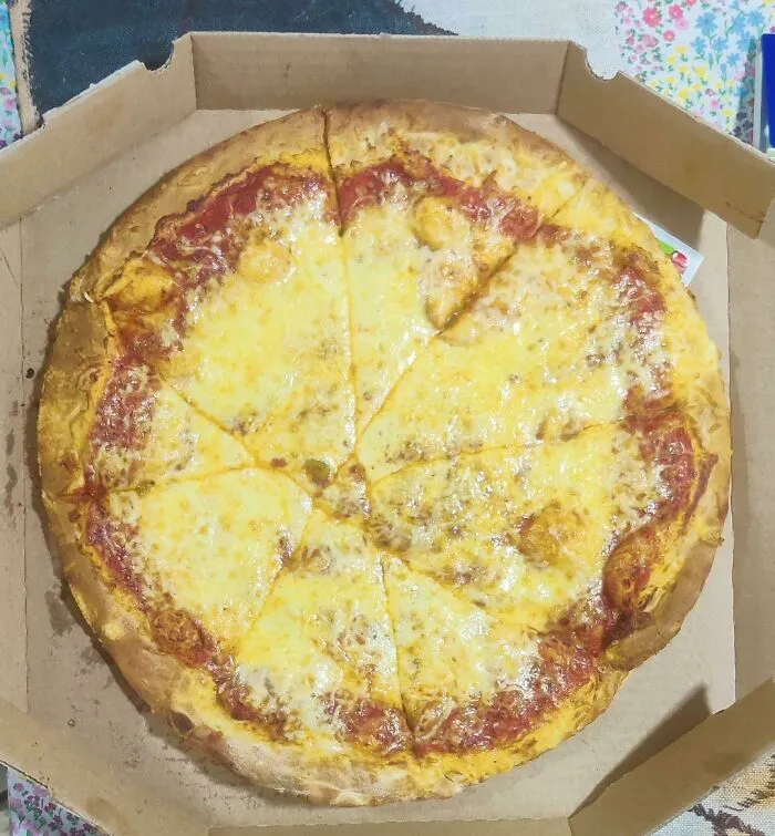 Llevo años pidiendo pizza en esta pizzería, la semana pasada contrataron a alguien nuevo