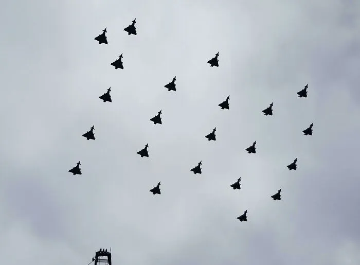 100 Years Of The Raf Spelled Out By 22 Eurofighter Typhoons Over Buckingham Palace