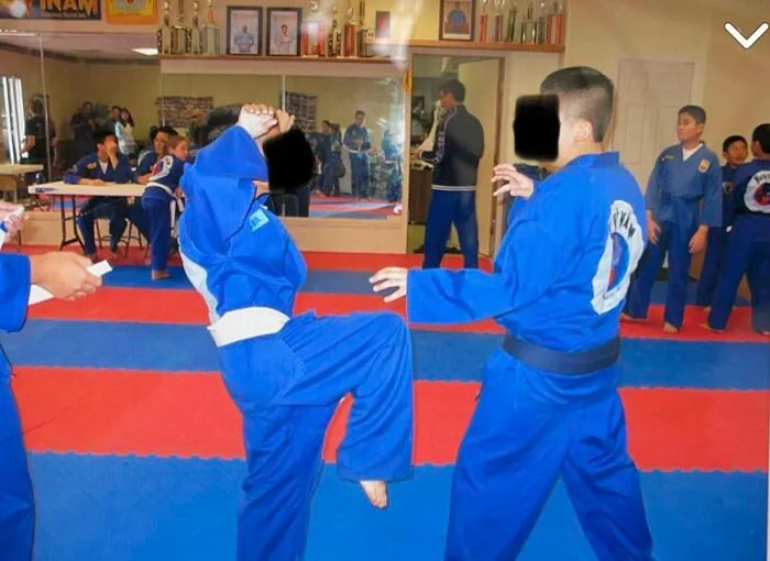 This Picture Of My Cousins Looks Like Two Pictures Pieced Together