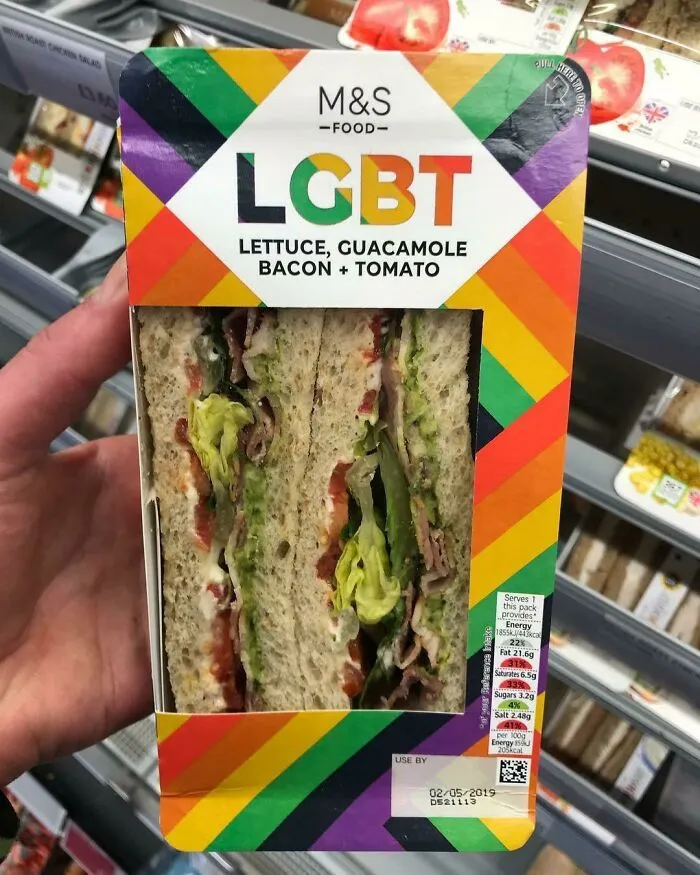 Sandwich LGBT: Lechuga, guacamole, bacon y tomate