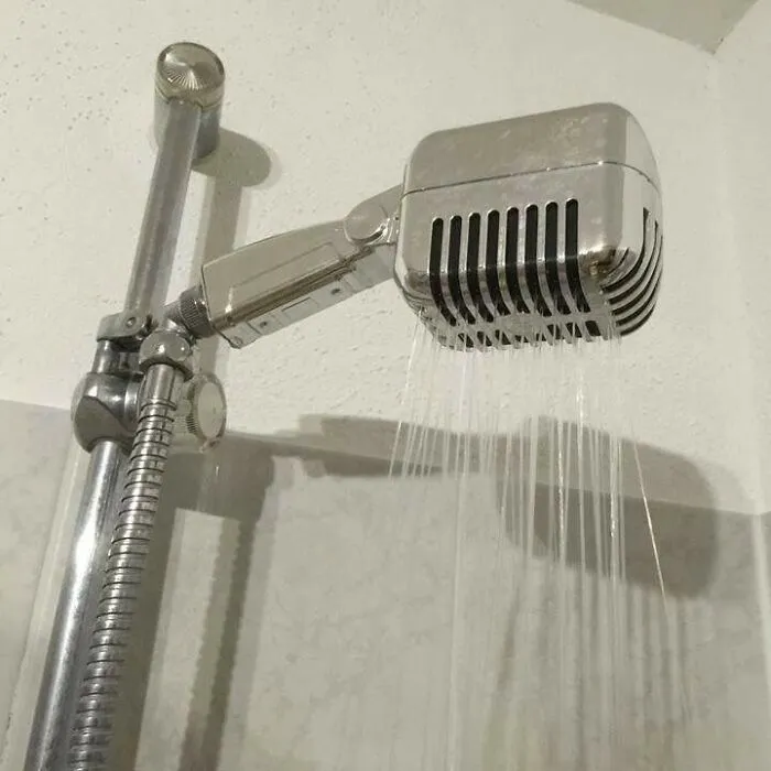 Ducha micrófono, para quienes cantan mientras se lavan