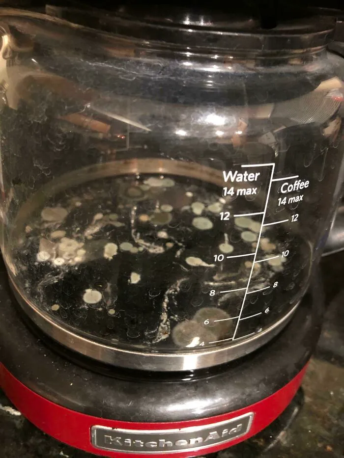 Hace meses me compré mi propia cafetera, creo que la foto explica por qué