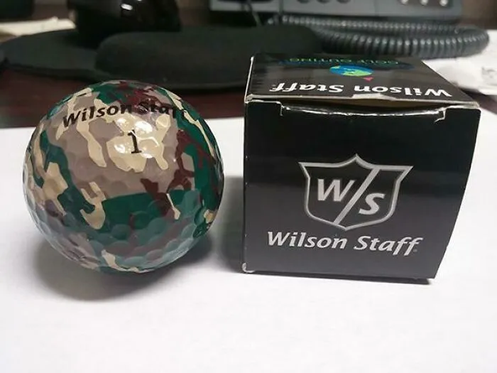Por si no era ya bastante difícil encontrar las pelotas de golf normales