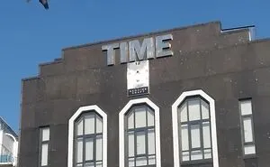 These 45 Signs Are As Useful As A Chocolate Teapot And People Couldn’t Resist Sharing Them