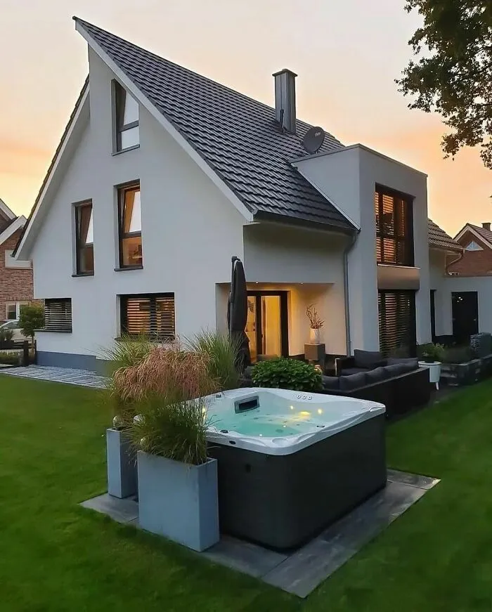 30 Home Exterior Designs To Wake The Connoisseur In You, As Seen On This Twitter Page