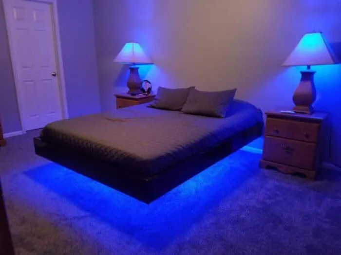 30 Nightmare-Inducing Pics Of Terrifying Bedrooms, As Shared On This Hilarious Facebook Group (New Pics)